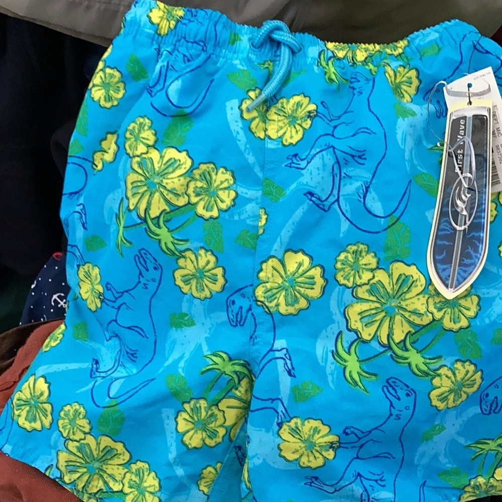 FINAL MARKDOWN Nwt boys first wave swim trunks 6